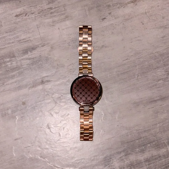 Lily Garmin watch - women’s. Newly replaced watch and with replacement band. - Picture 2 of 4